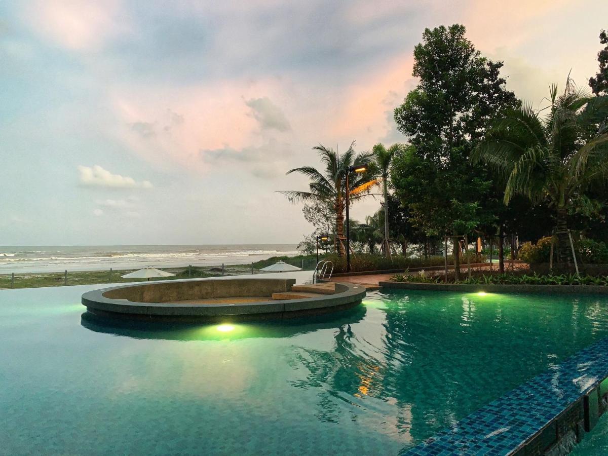 Timur Bay Groundfloor Pool & Seaview Kuantan Exterior photo