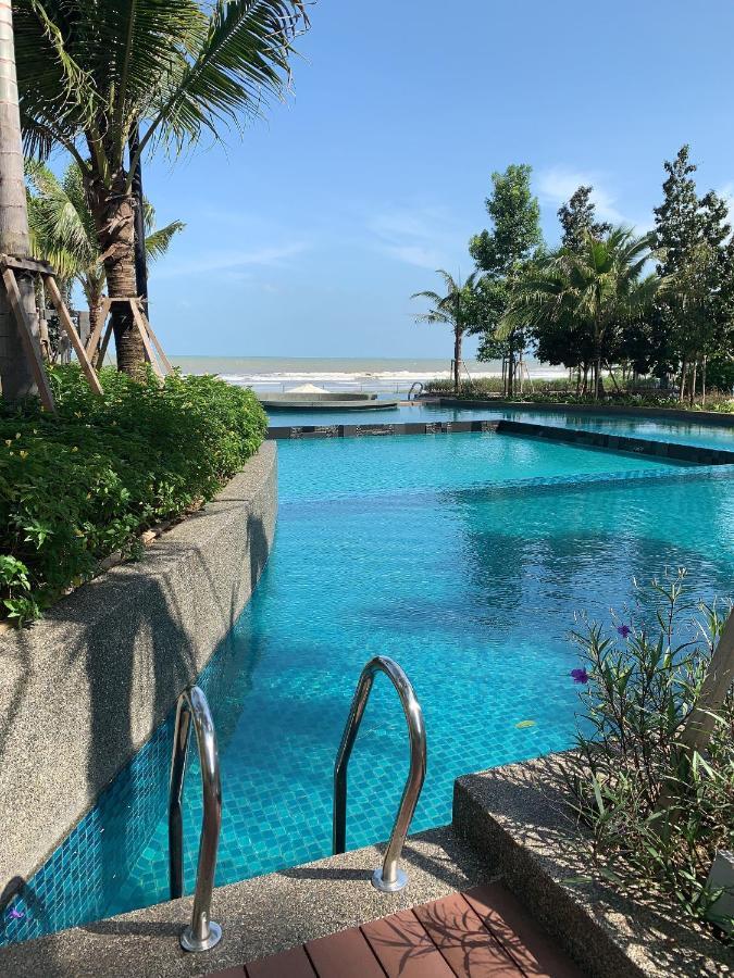Timur Bay Groundfloor Pool & Seaview Kuantan Exterior photo
